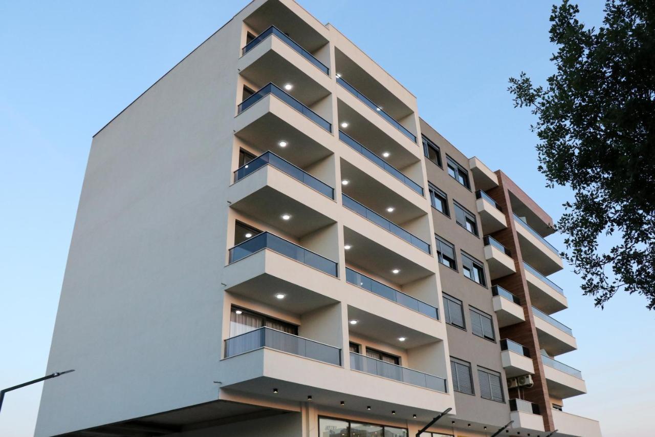 Xelent Hotell Ulcinj Exteriör bild
