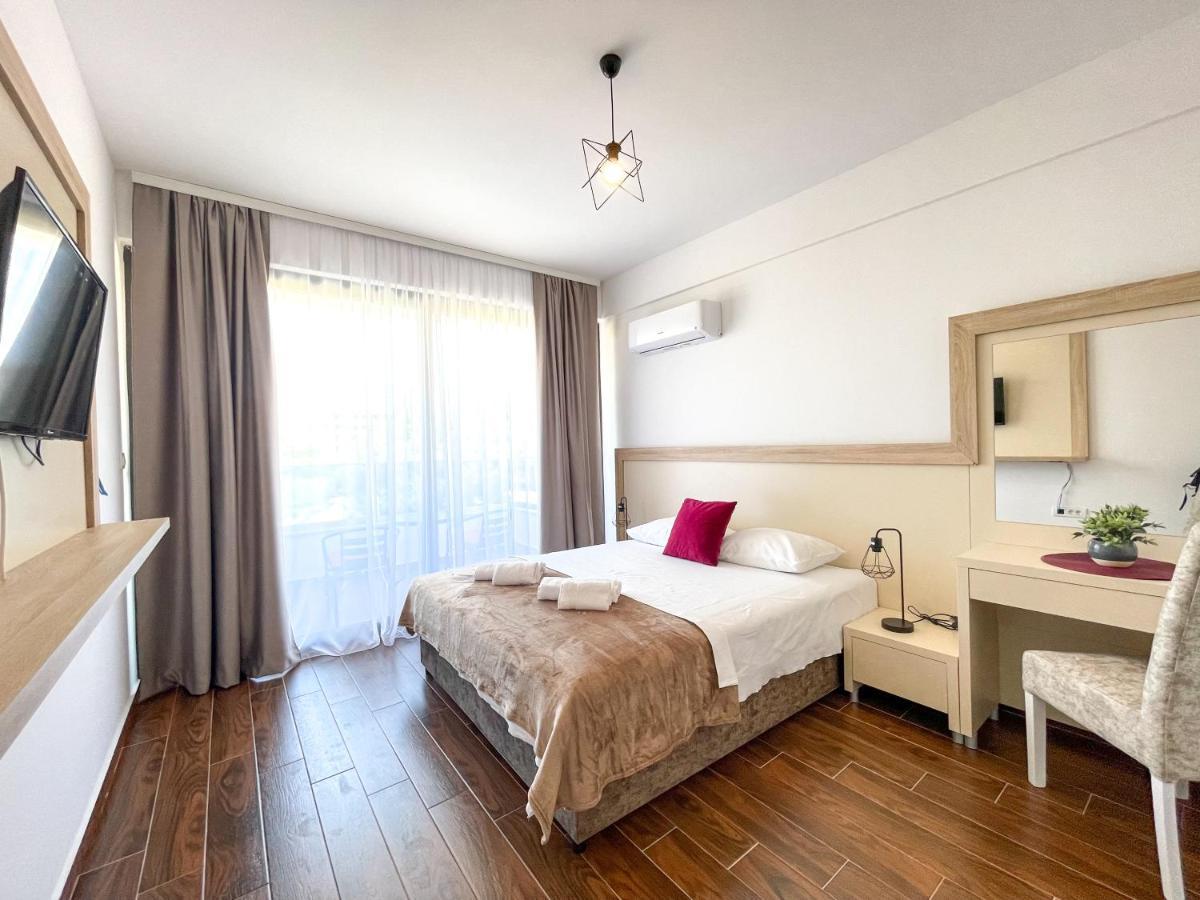 Xelent Hotell Ulcinj Exteriör bild