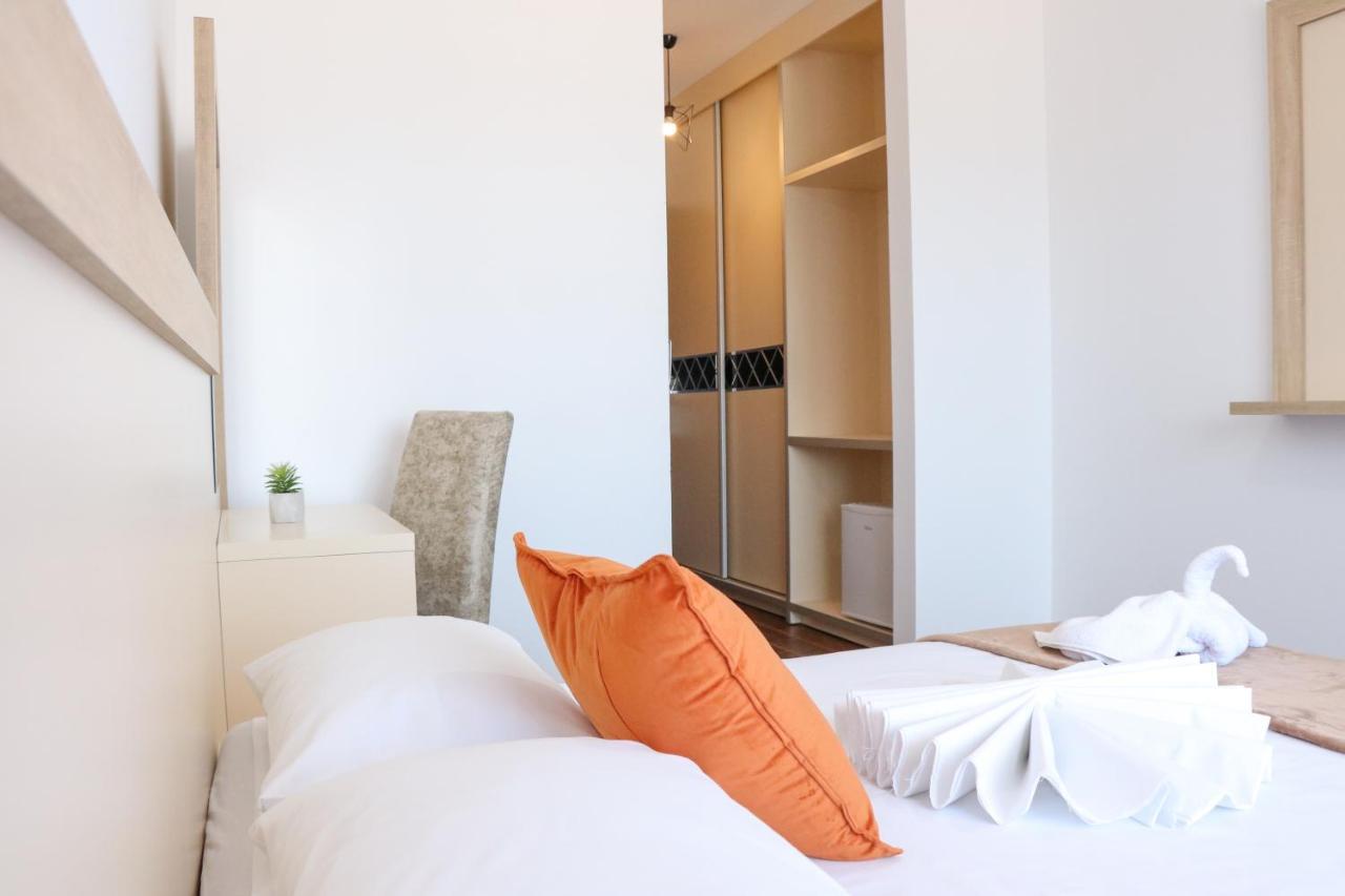 Xelent Hotell Ulcinj Exteriör bild