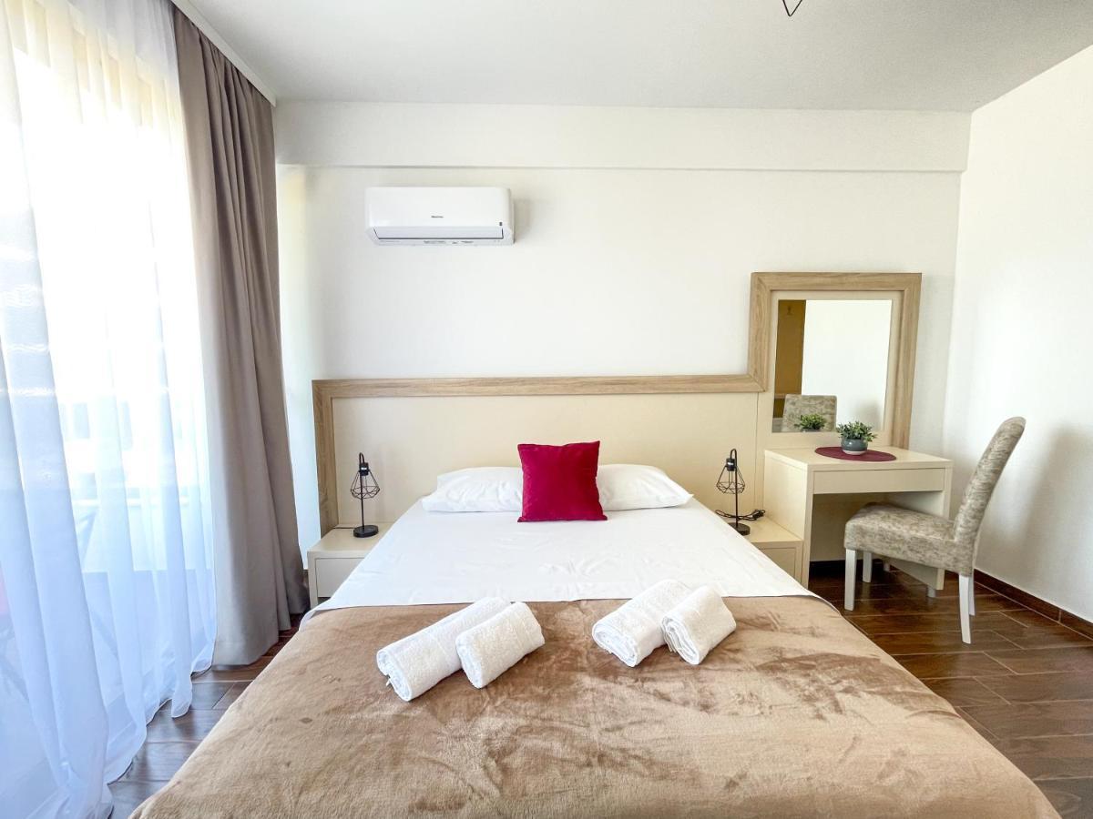 Xelent Hotell Ulcinj Exteriör bild