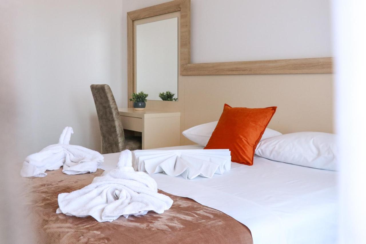 Xelent Hotell Ulcinj Exteriör bild